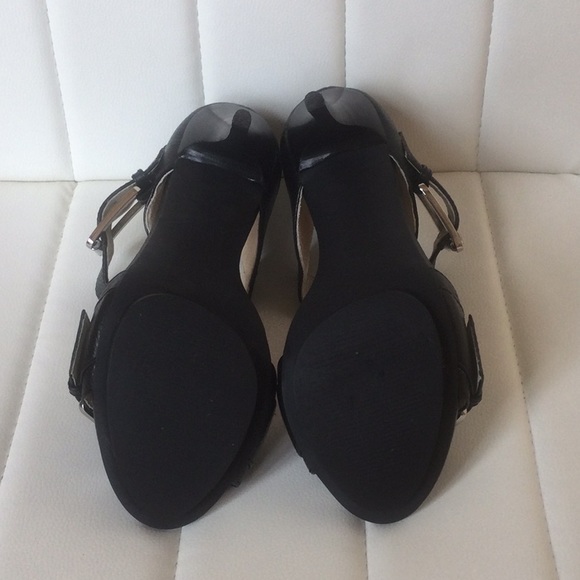 EUC Michael Kors 8M Black Leather Upper Shoes Heels - Picture 5 of 16